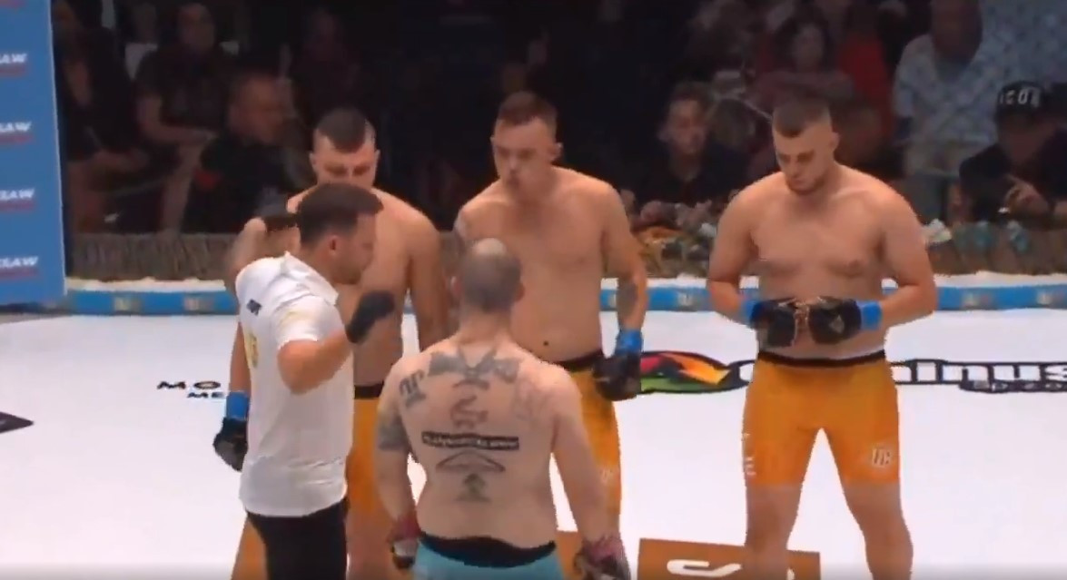 Crazy 3 vs1 MMA fight. The trio is unsurprisingly battered by a single opponent. After that, he rushes to make sure he's OK.