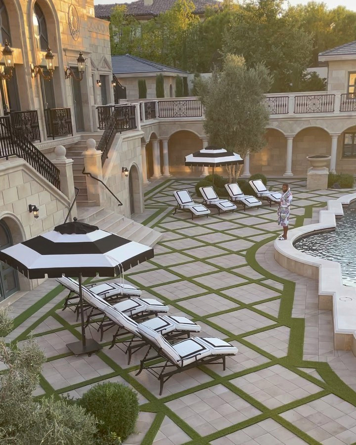 Floyd Mayweather, boxing legend and owner of a stunning PS7m Las Vegas home, relaxes in 'one my many homes'