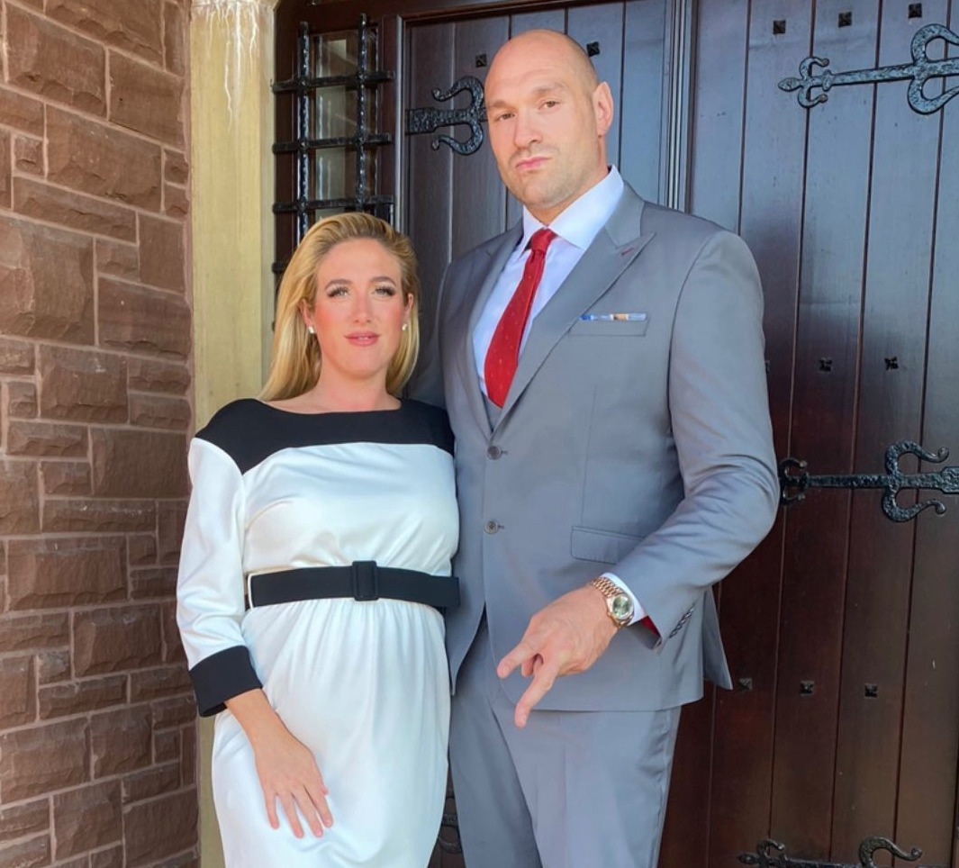Paris Fury snaps Tyson Fury at Fight Camp while she is preparing to give birth to their sixth child.