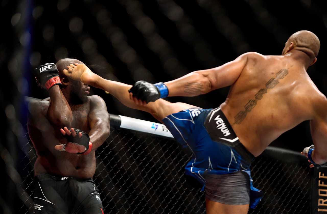 Watch Ciryl Gane stop Derrick Lewis brutally at UFC 265 in order to win the interim title. Francis Ngannou calls him out.