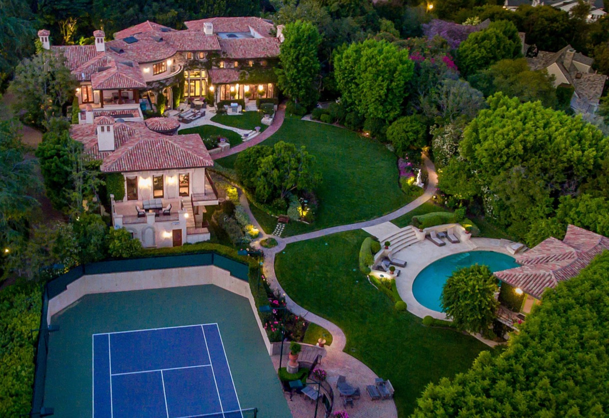 The vast abode stretches across 16,773-square-foot and has a seven-bed main house as well as a guest house