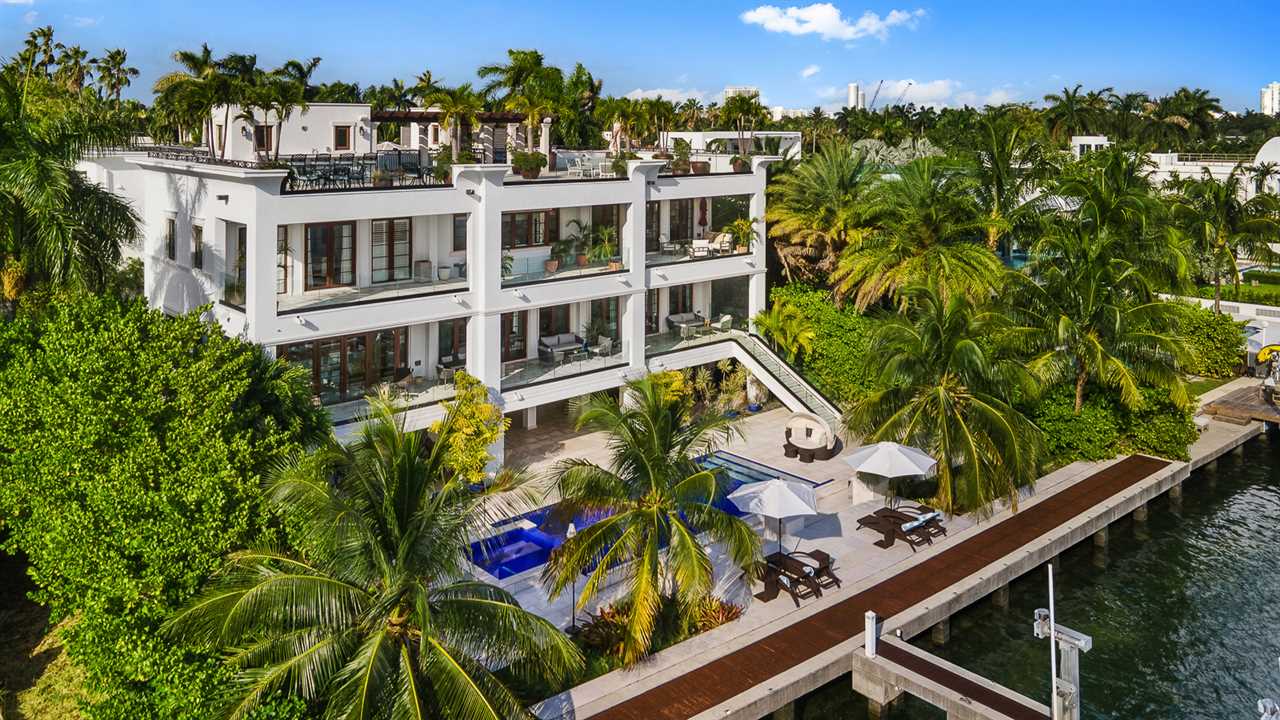 Floyd Mayweather spends $18M to buy a Miami mansion with a private dock and outdoor theater