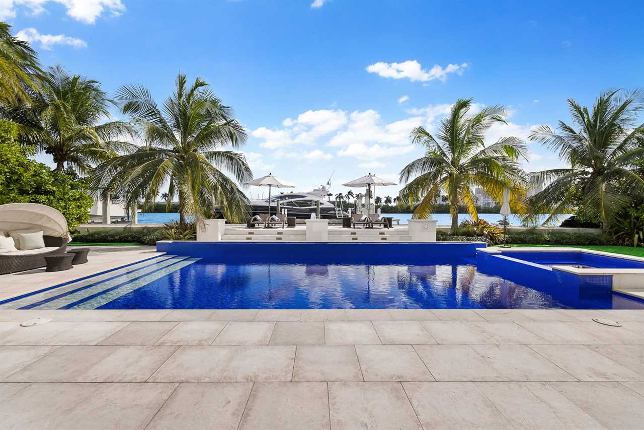 Floyd Mayweather spends $18M to buy a Miami mansion with a private dock and outdoor theater