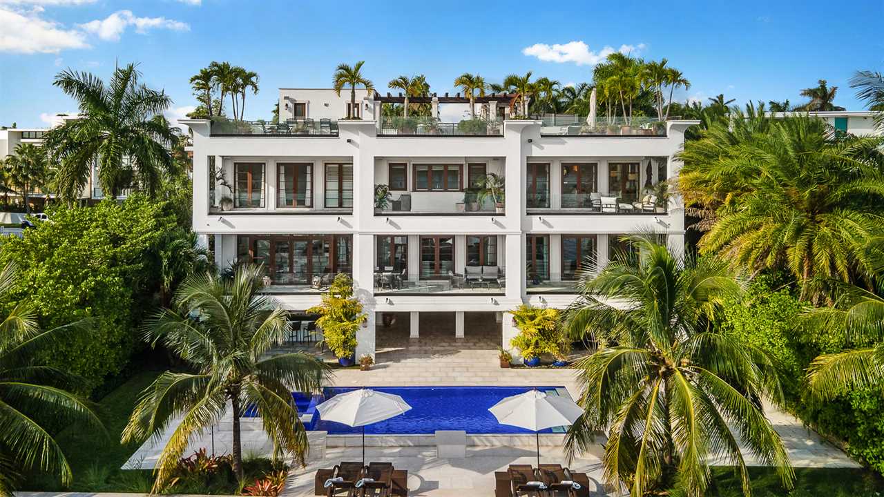 Floyd Mayweather spends $18M to buy a Miami mansion with a private dock and outdoor theater