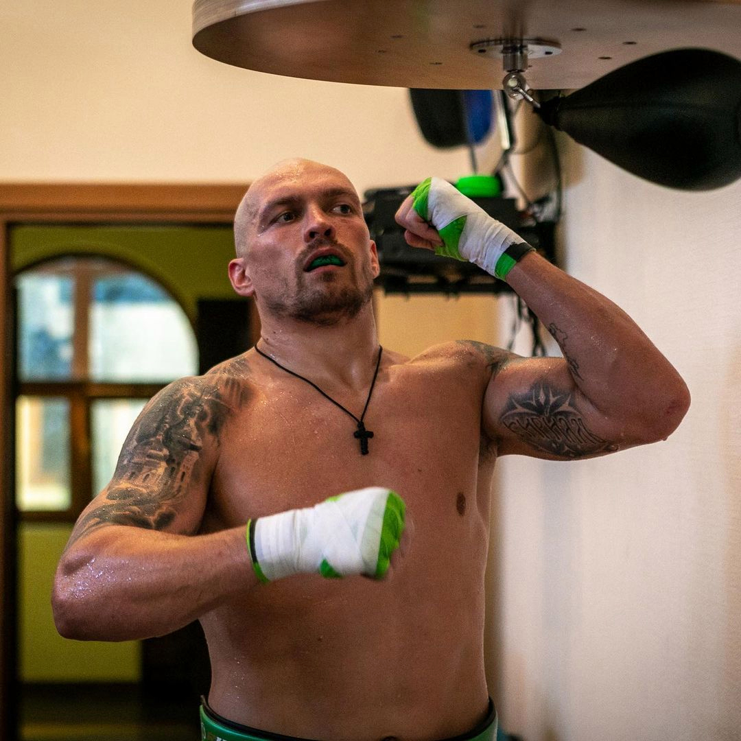 Oleksandr Usyk is in great shape and shares his latest training photos ahead of the Anthony Joshua showdown next year