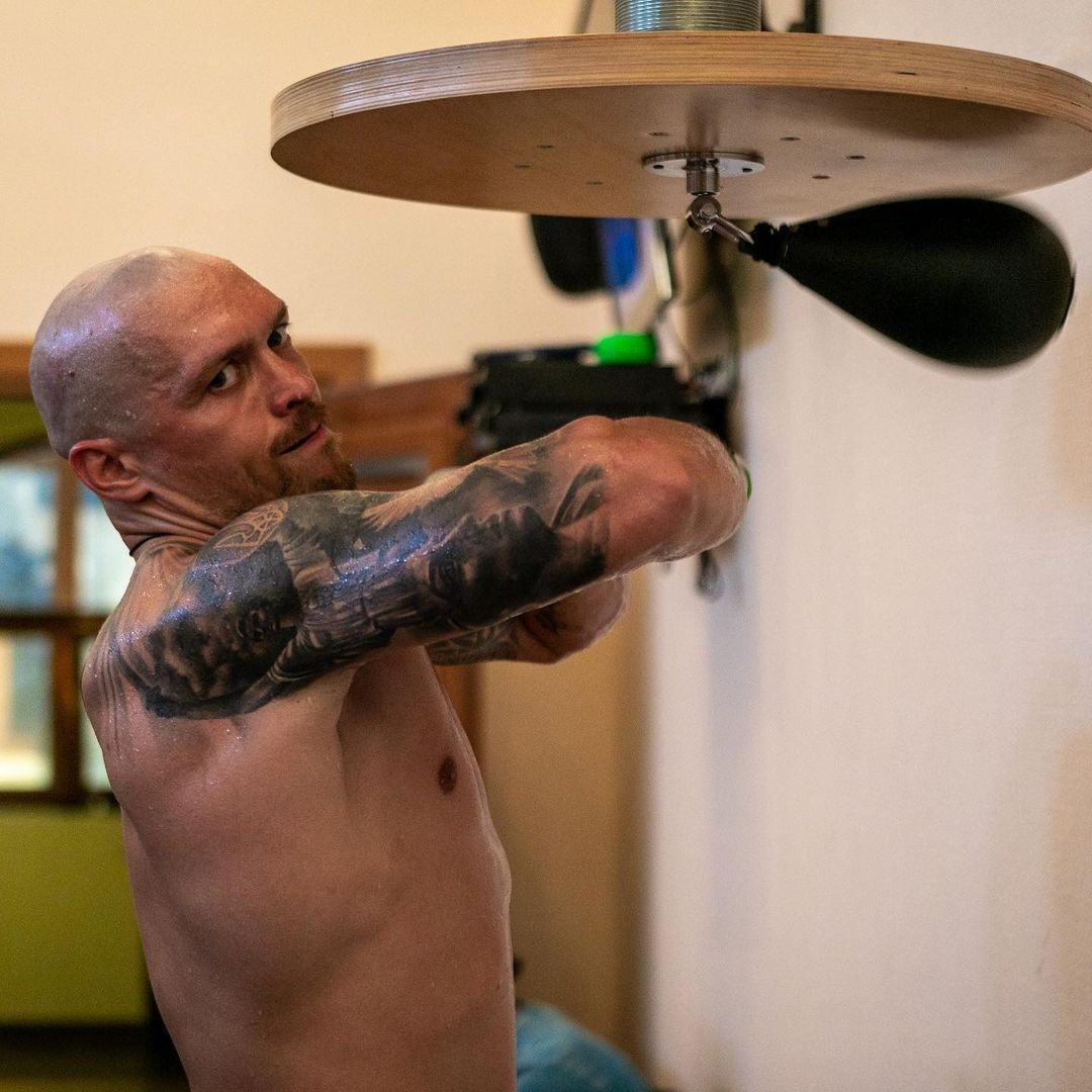 Oleksandr Usyk is in great shape and shares his latest training photos ahead of the Anthony Joshua showdown next year