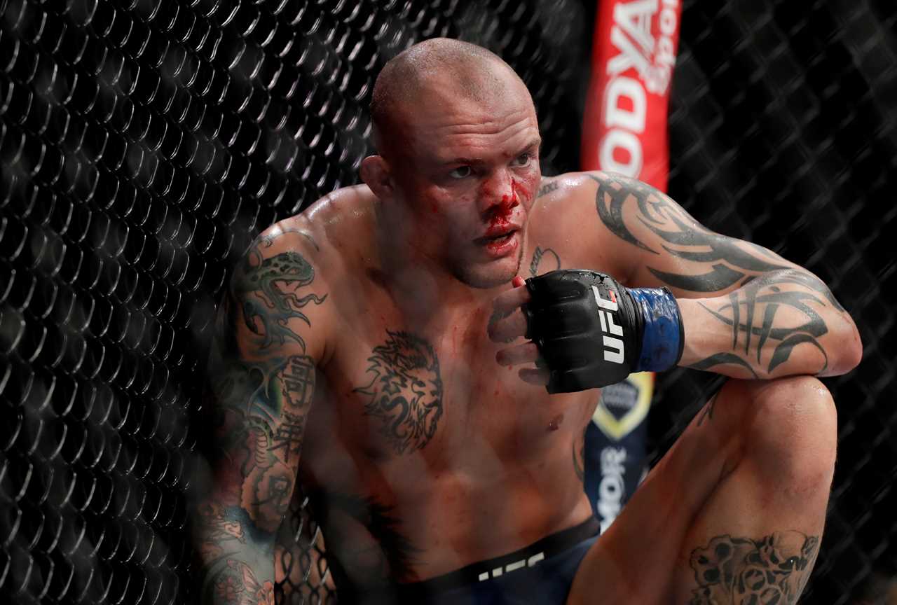 After being criticized for his trash talk, Conor McGregor calls UFC star Anthony Smith big zombie in deleted Twitter tirade