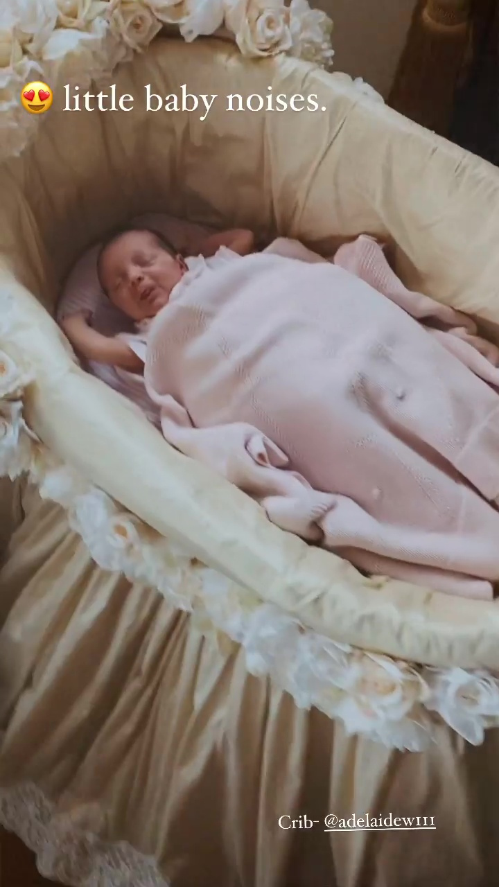 Paris, Tyson Fury's spouse, shows off a stunning figure three weeks after giving birth To Athena to her sixth child.
