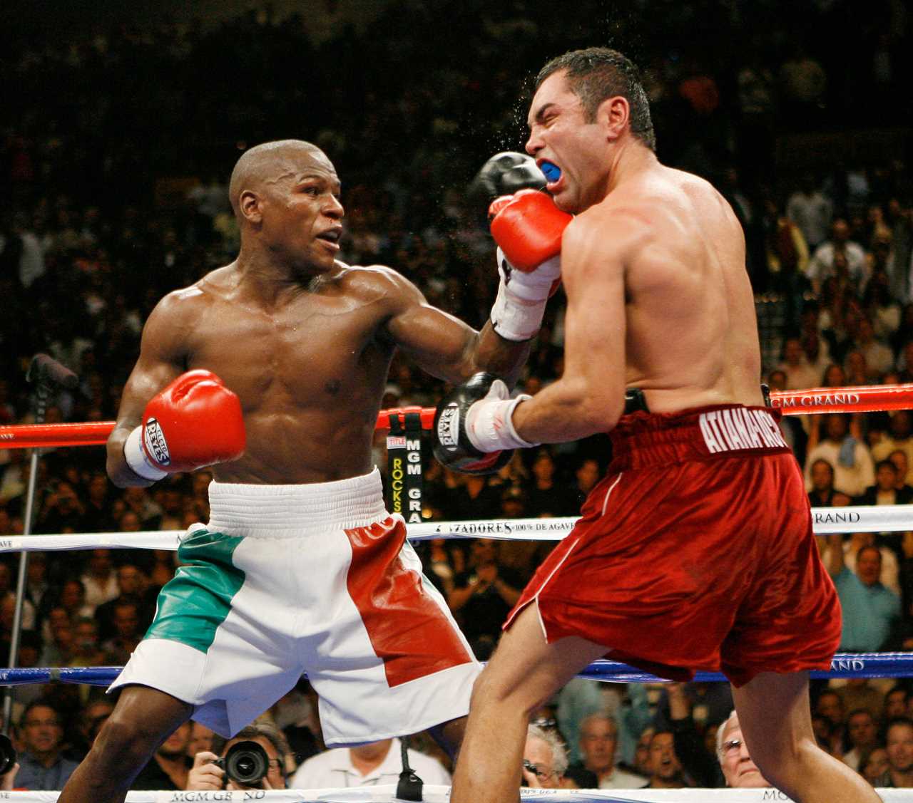 Oscar De La Hoya declares Canelo alvarez out of the fight and requests Floyd Mayweather rematch before his return to the ring at 48