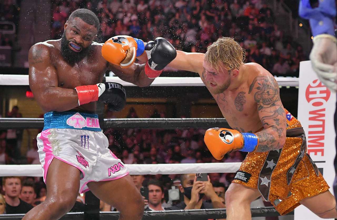 Tyron Woodley revealed that Floyd Mayweather told him that he believed he beat Jake Paul, but that he needed more output.
