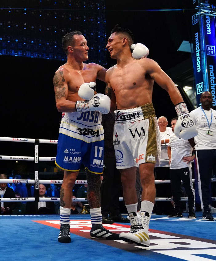 Josh Warrington and Mauricio Lara fight ends in DRAW, after headbutt causes severe cut to Mexican's left eye