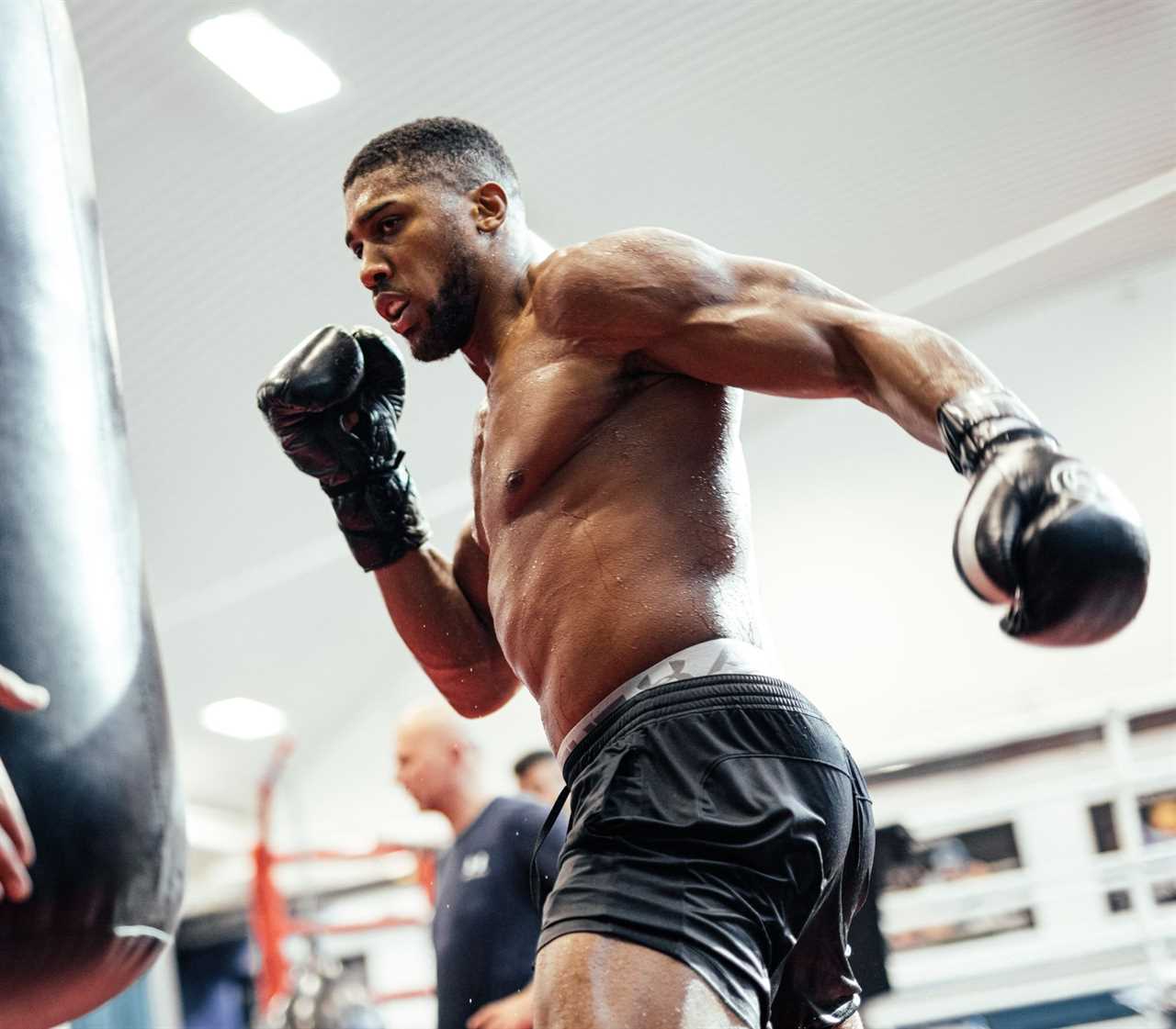 Anthony Joshua looks slimmer, but his biceps are still bulging from a weight loss before Oleksandr Usyk fight