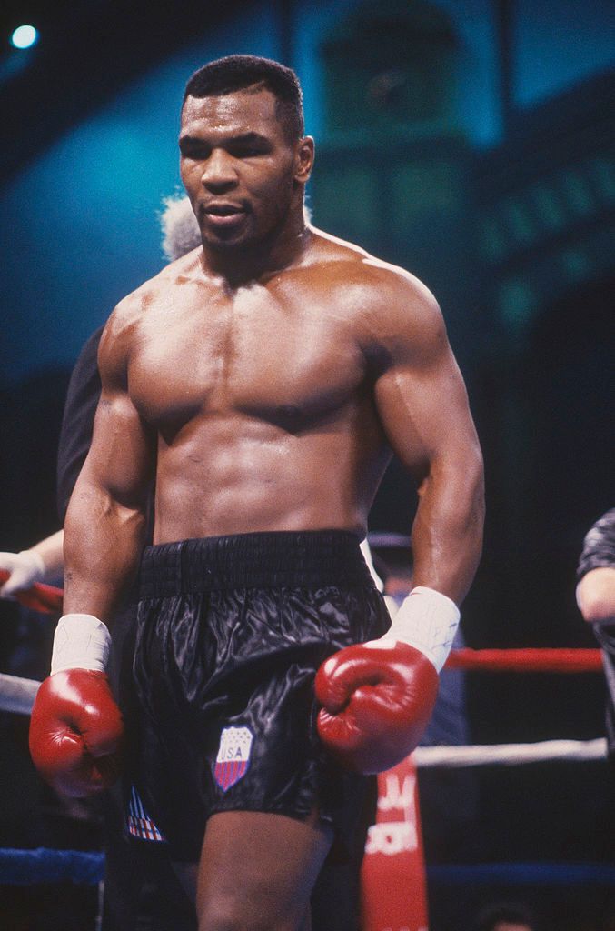 Mike Tyson is beaten by David Haye in the top five heavyweights all-time. Haye's mental strength claim and sad decline are reasons for Mike Tyson to be snubbed.