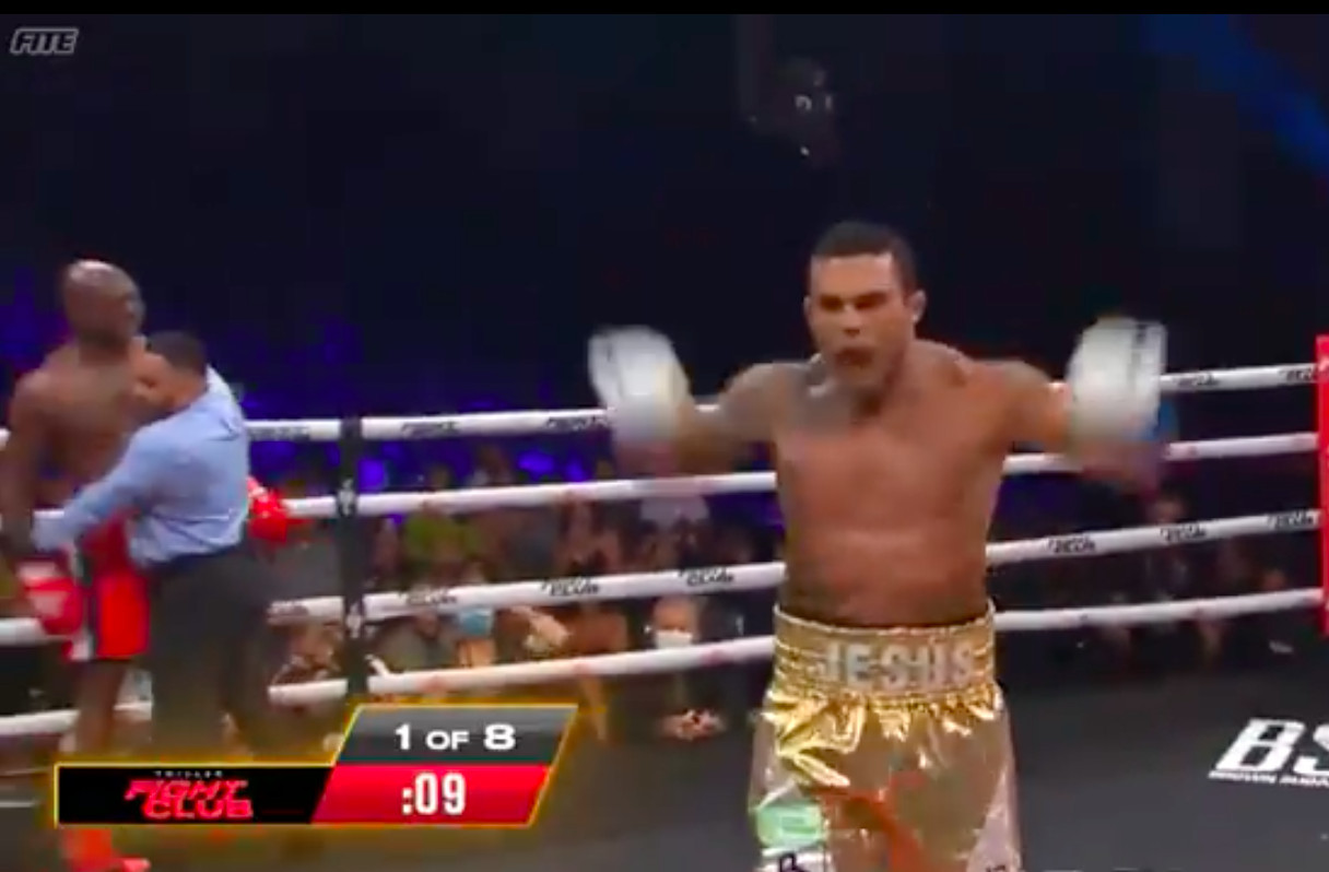 Evander Holyfield (58), was defeated in round one by Vitor Belfort, ex-UFC champion, in front of former US President Donald Trump