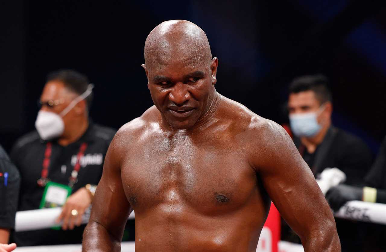 Evander Holyfield wants Mike Tyson's boxing trilogy fight, despite his first round loss to Vitor Belfort in the TKO.