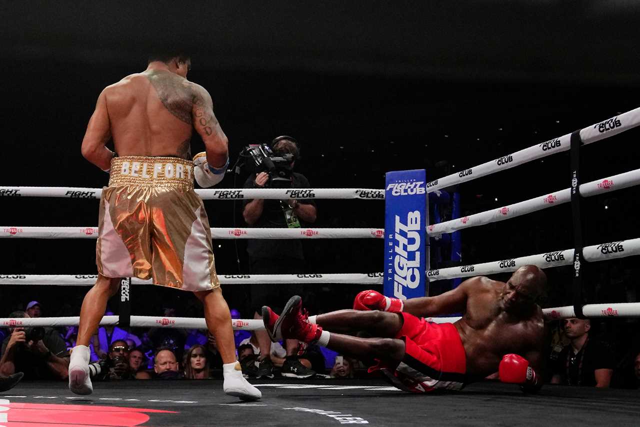 Evander Holyfield wants Mike Tyson's boxing trilogy fight, despite his first round loss to Vitor Belfort in the TKO.