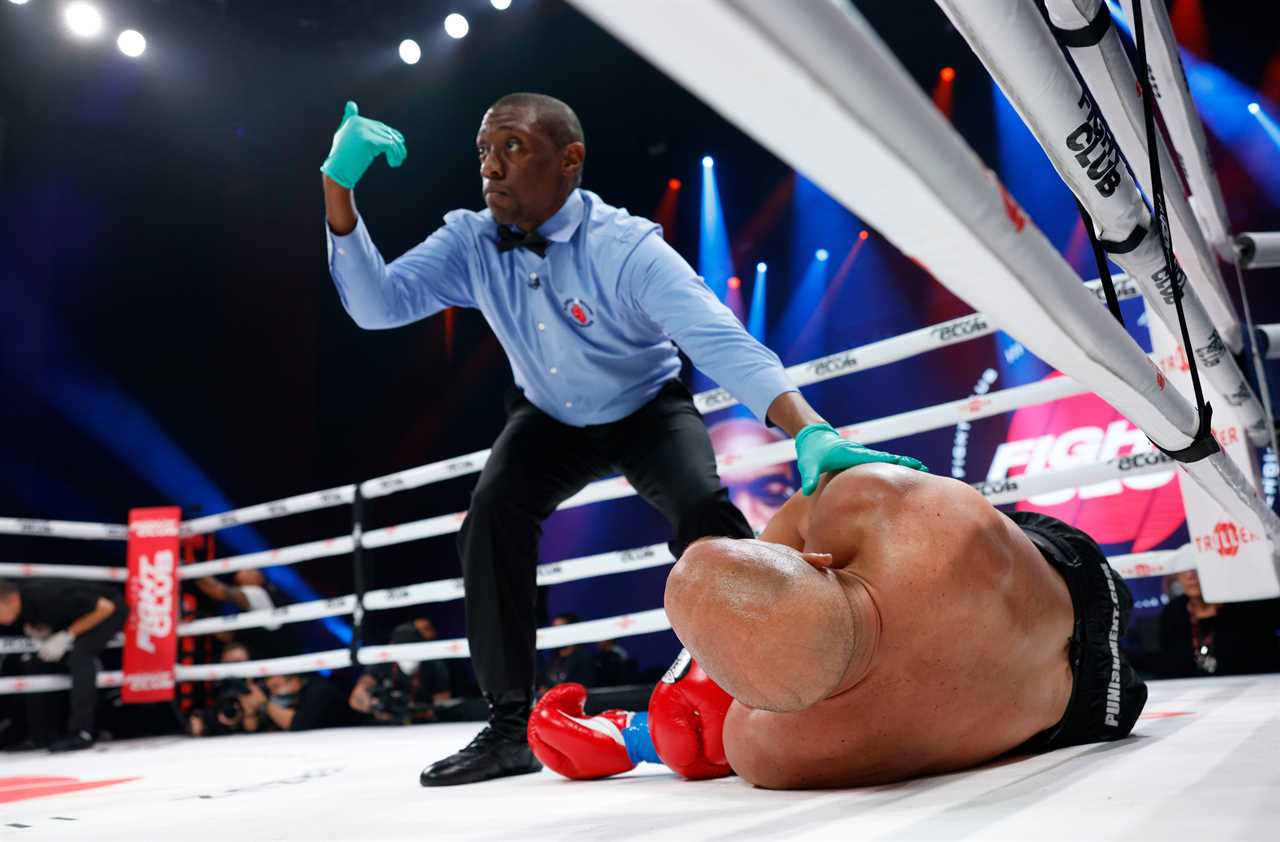 Anderson Silva (46), KOs Tito Ortiz, ex-UFC champ, in the first round. This is Anderson Silva's dedication win to Bruce Lee