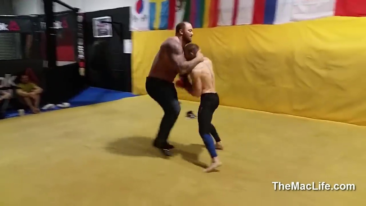Game of Thrones' HafthorBjornson was rendered 'breathless’ by Conor McGregor's sparring session. He reveals why he wore Jeans