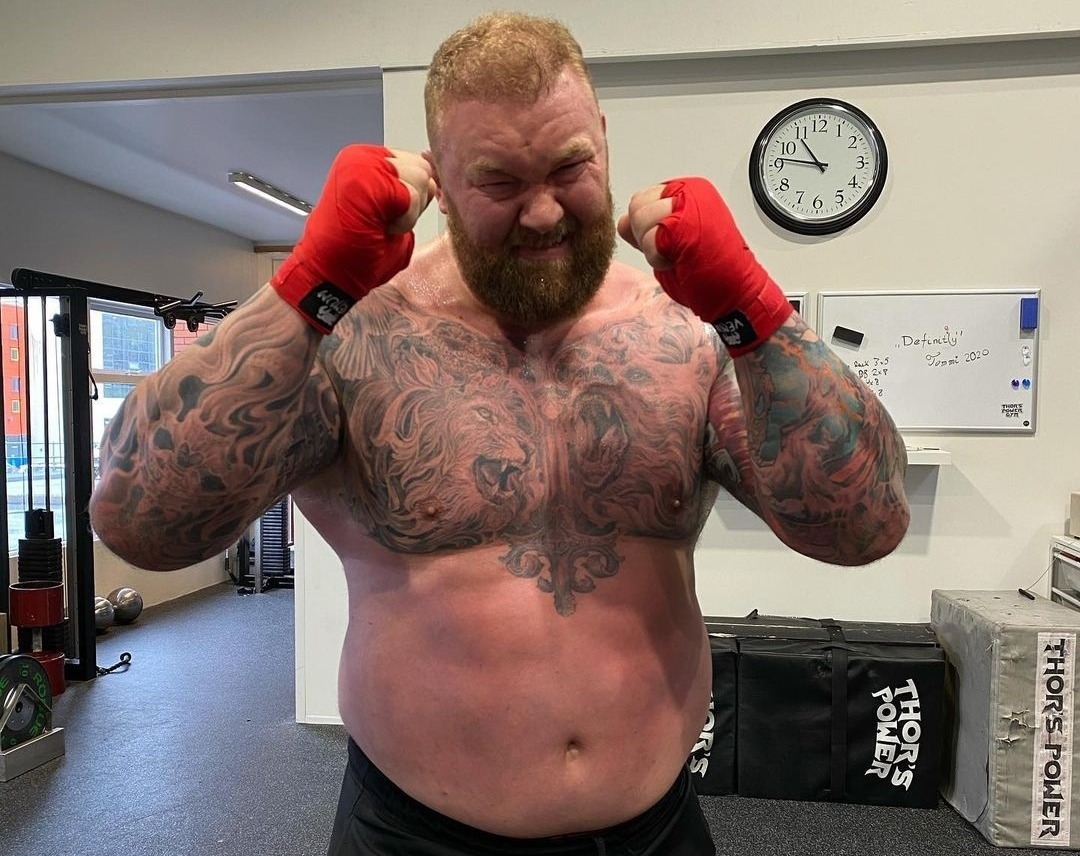 Hafthor's body transformation is amazing as he loses NINE stone in front of the Devon Larratt fight