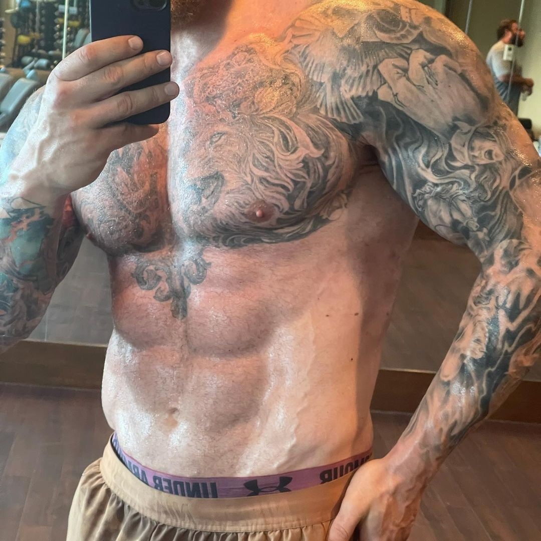 Hafthor's body transformation is amazing as he loses NINE stone in front of the Devon Larratt fight