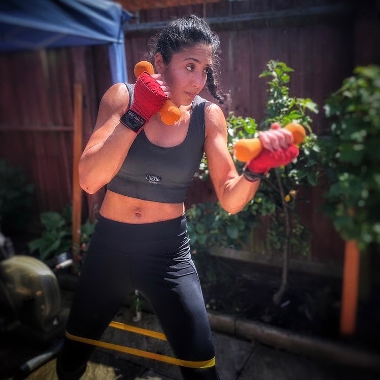 Nicole Barke, nicknamed the Burmese Python, is the newest star in women's boxing. She started her career as a ballet dancer.