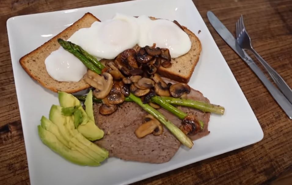 Tommy Fury indulges in a huge, 900-calorie breakfast to fuel his intense boxing workouts.