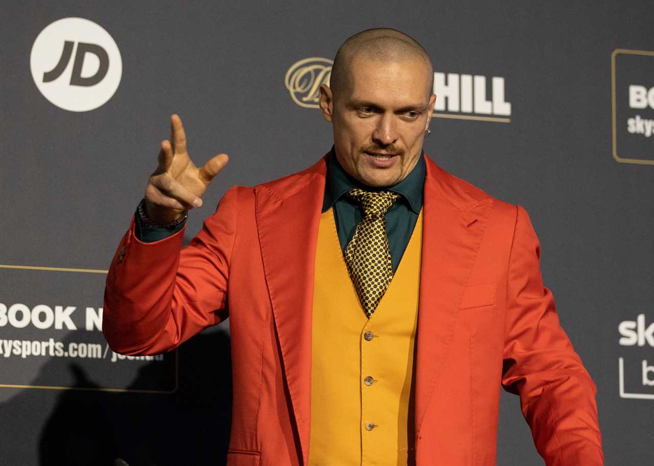Oleksandr Usyk dress up as The Joker at the final Anthony Joshua press conference. He is playing the role of villain