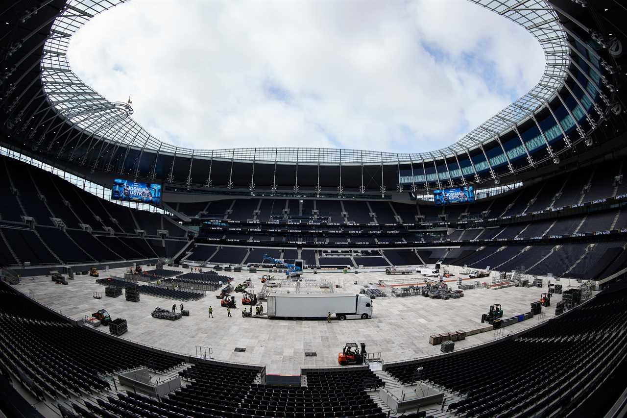Tottenham Stadium transformed to host Anthony Joshua vs Oleksandr Uzyk. The pitch was covered and the ring began to take shape