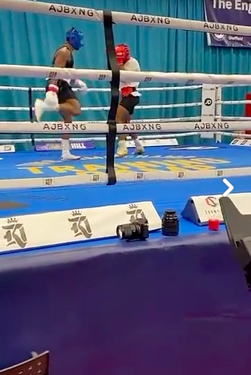In preparation for Usyk fight, watch Anthony Joshua's sparring maneuver. He catches his opponent immediately after touching his ankle.