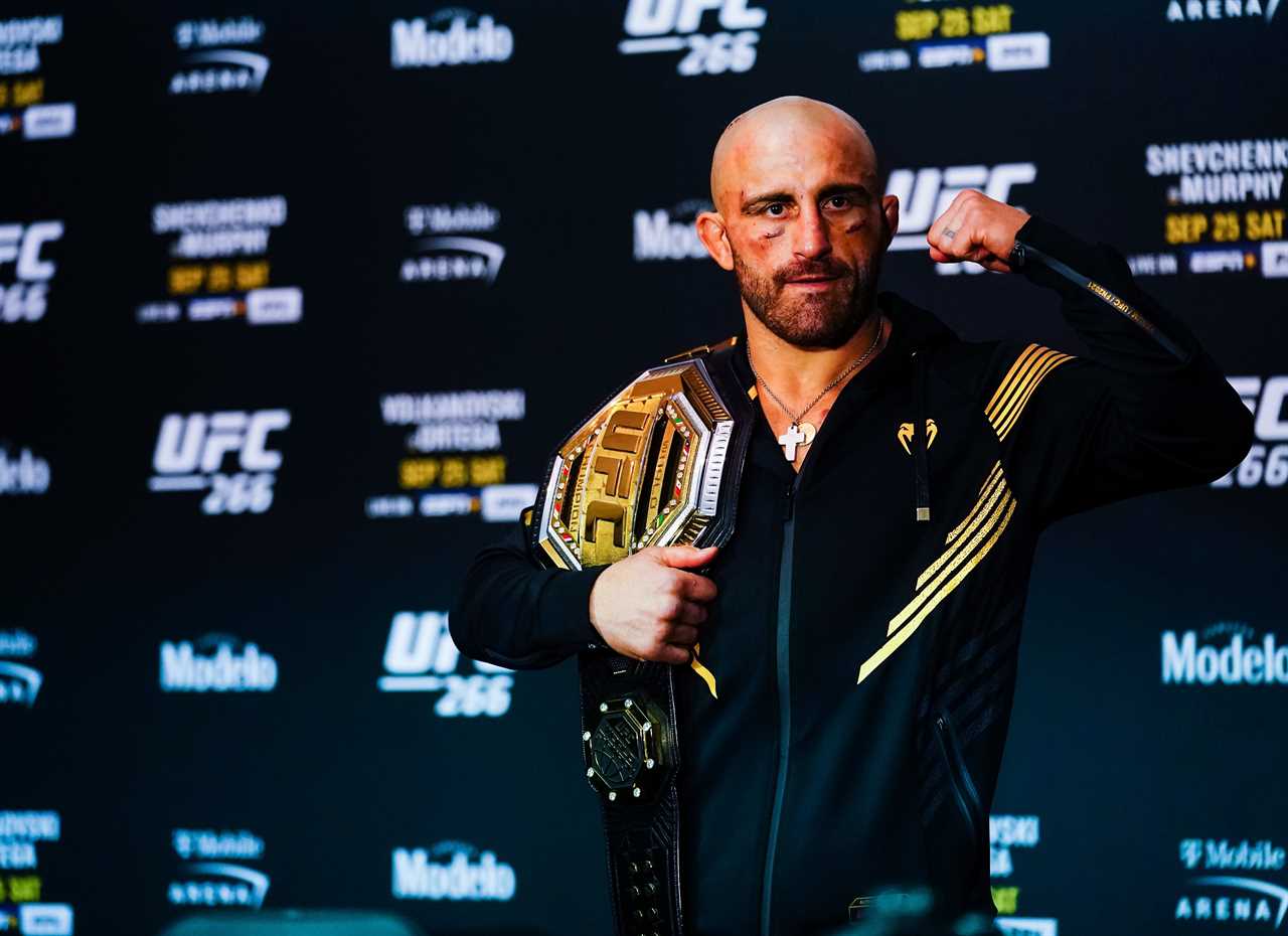 Conor McGregor attacks Alexander Volkanovski for being 'little fart', but UFC champ refers to an Irishman as a featherweight fight