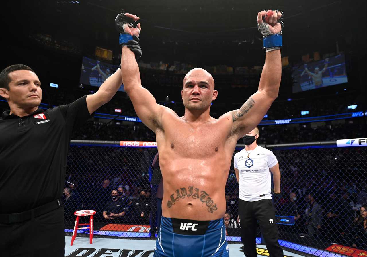 Robbie Lawler defeats Nick Diaz at UFC 266. A veteran fighter admitted that he had it coming in his first fight in six years.