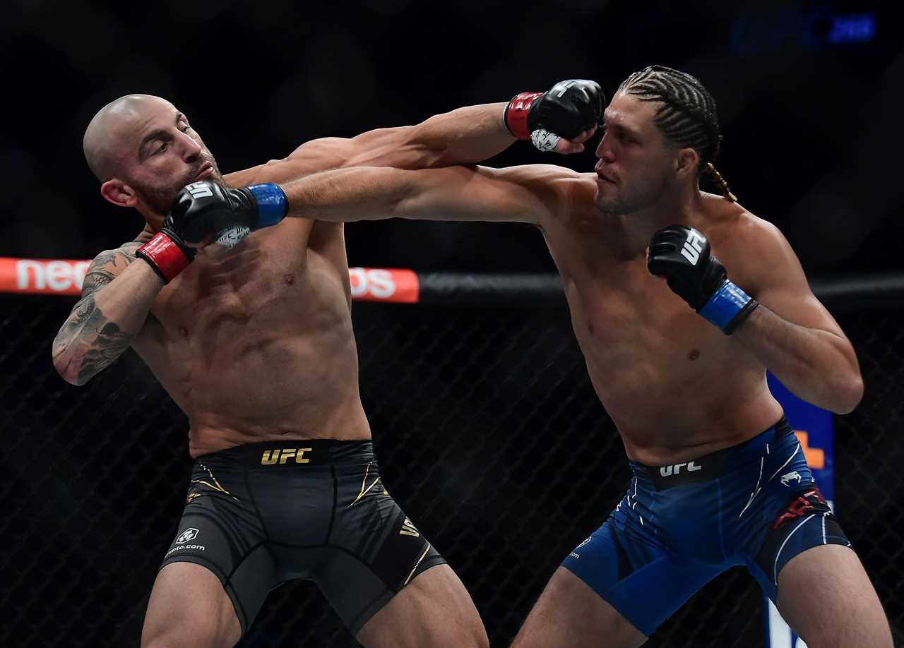 Volkanovski defeats Ortega in a fight for the fight of the year and to retain title at UFC 266 Las Vegas
