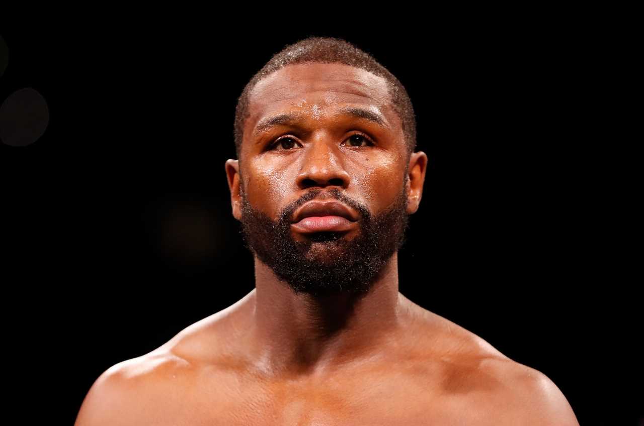 Anderson Silva's coach claims that Floyd Mayweather is a UFC legend and predicts that he will fight him.