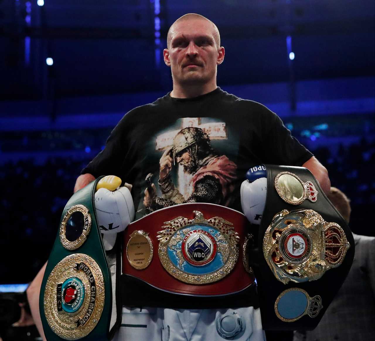 After his victory in masterclass over Anthony Joshua, Oleksandr Usyk is back at school with Mikhail, the new champ