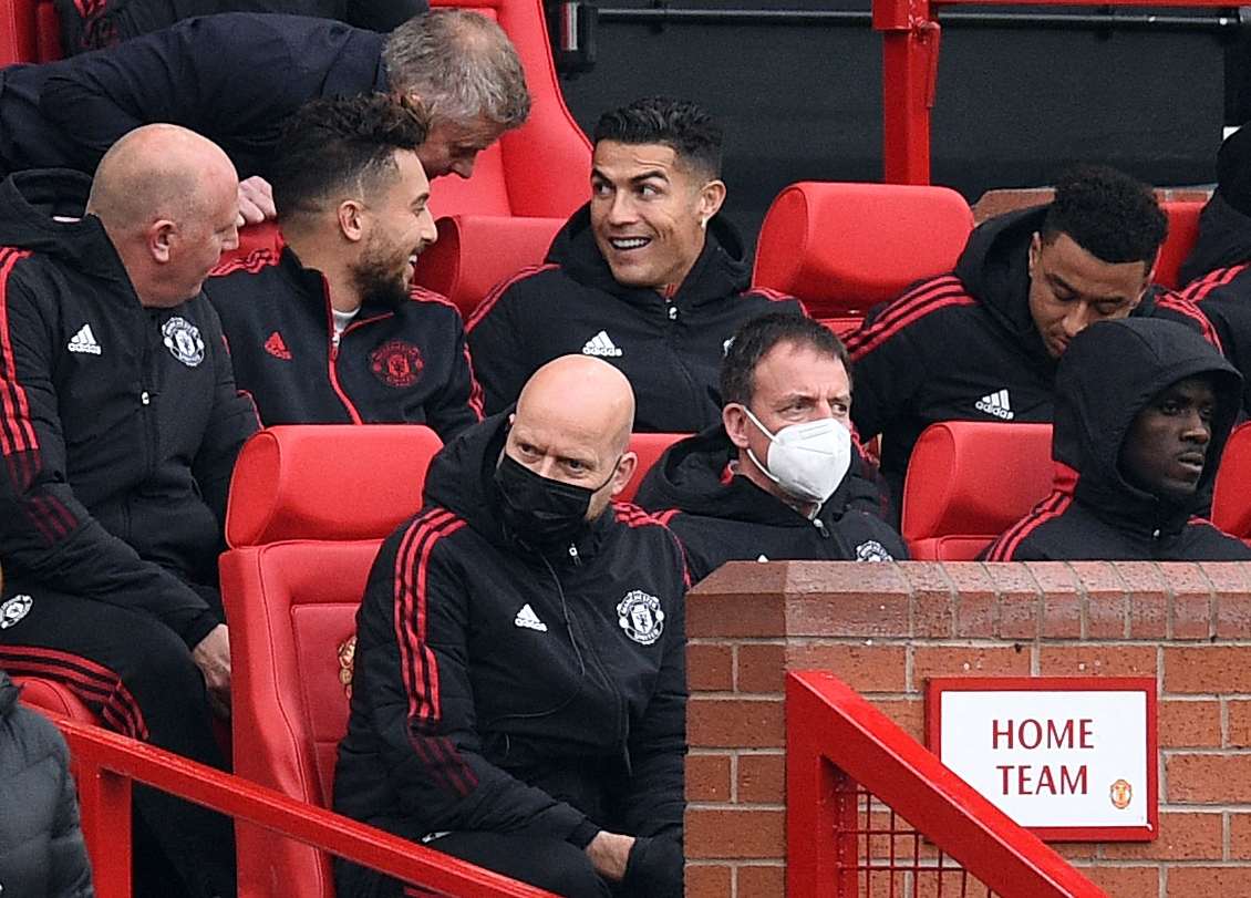 Khabib threatens to KICK OUT any player asking for Cristiano Ronaldo’s shirt, as he wants his Man Utd pal’s shirt