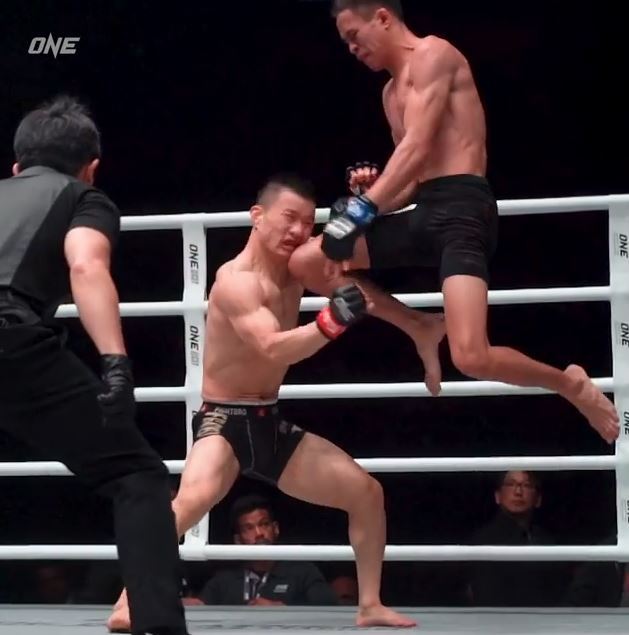 Amazing KO by Jeremy Miado, MMA star. He knocks out his opponent with a knee to the head in One Championship
