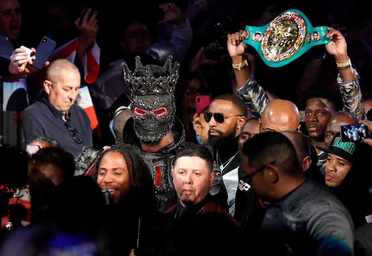After claims that the costume was too heavy, Deontay Wilder is back in the same ring as the original ring outfit designers for Tyson Fury Trilogy fight.