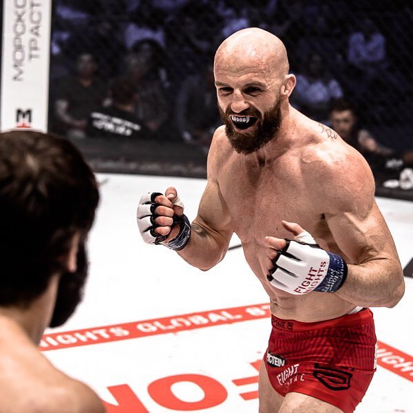 Peter Queally, Conor Mcgregor's trainer, to main event Bellator Dublin title fight with Patricky Freire
