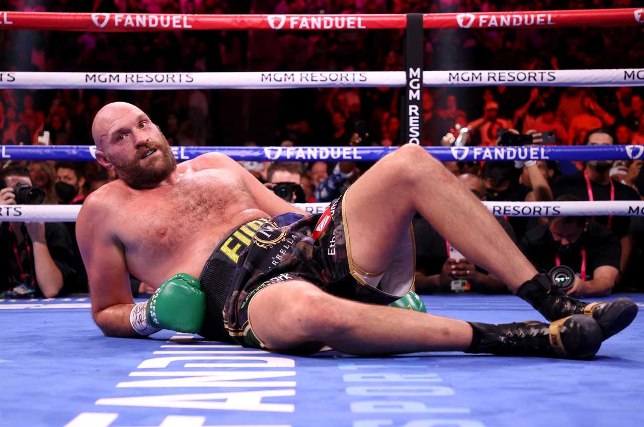 After amazingly getting up from the canvas TWICE in Vegas, Tyson Fury defeats Deontay wilder with a brutal KO