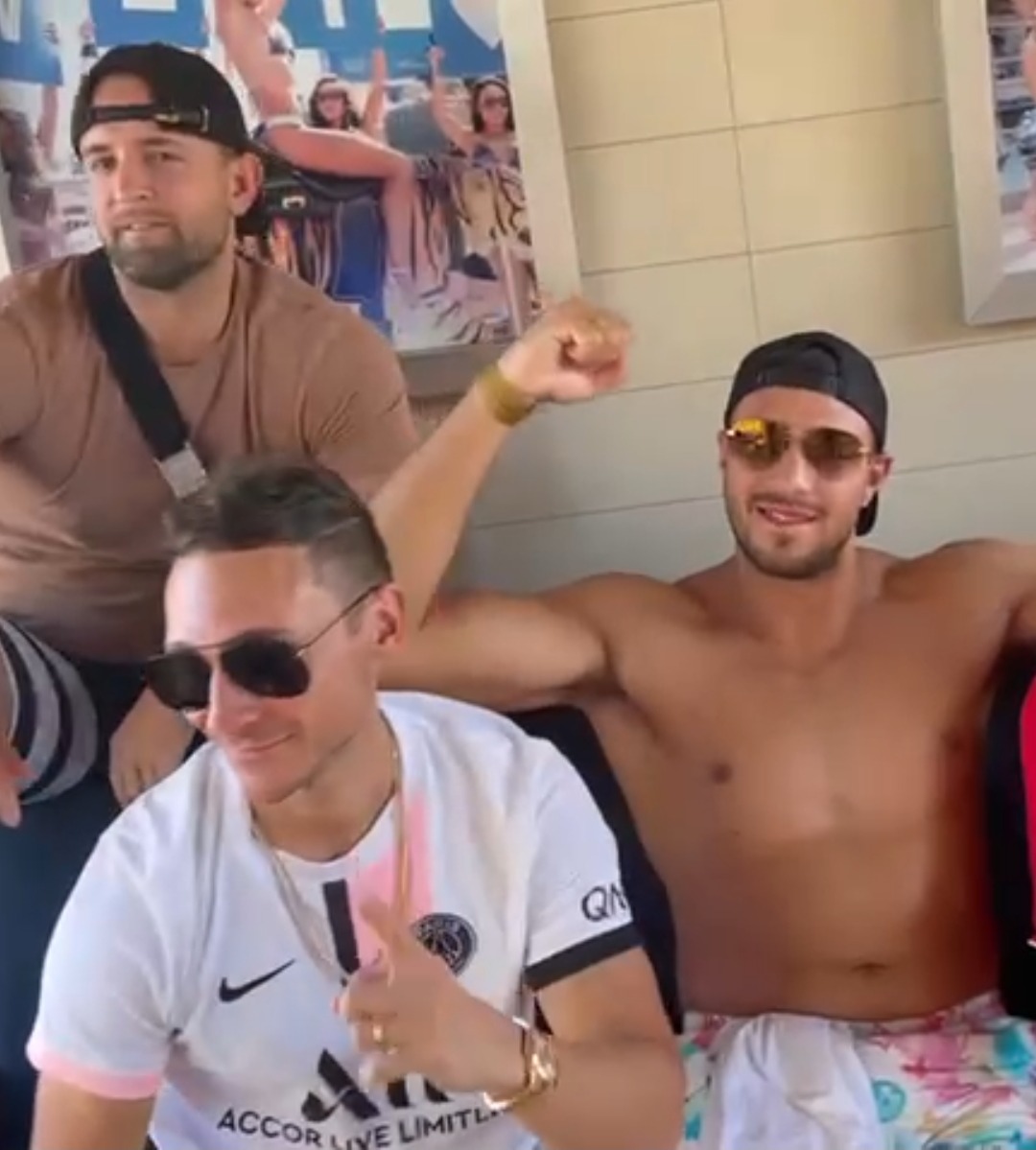 Tyson Fury enjoys a pool party with his wife Paris, brother Tommy, and friends while he displays the scars of war alongside Deontay Wilder