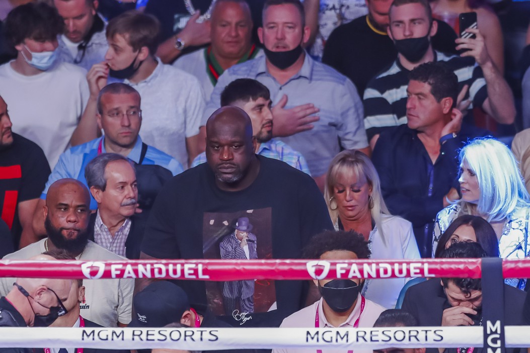Amazing trilogy fight in Las Vegas summarized by Shaq's jaw-dropping reaction at Fury v Wilder