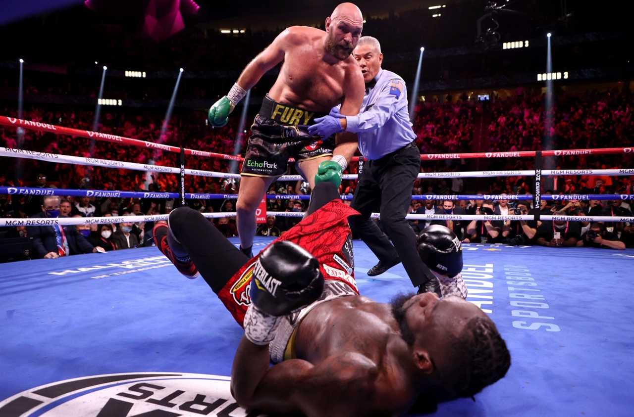 Amazing trilogy fight in Las Vegas summarized by Shaq's jaw-dropping reaction at Fury v Wilder