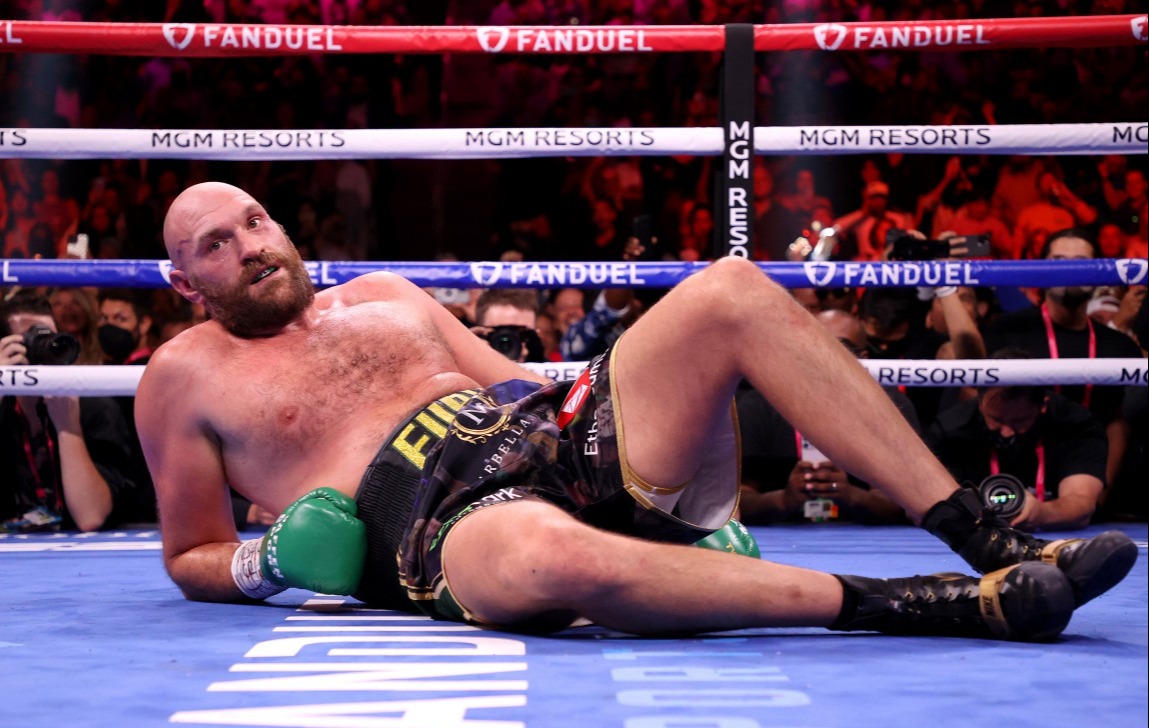 Amazing trilogy fight in Las Vegas summarized by Shaq's jaw-dropping reaction at Fury v Wilder