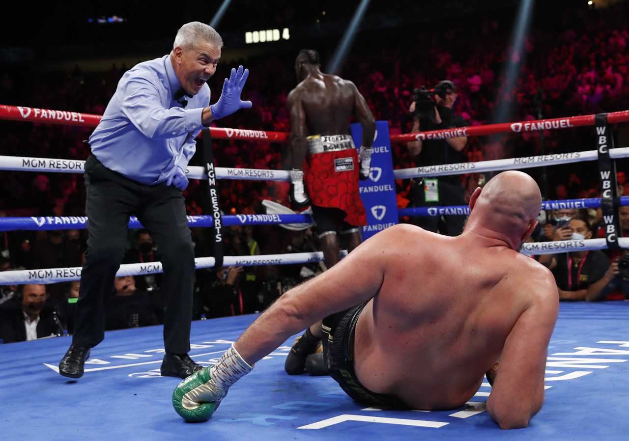 See footage that proves it was Deontay wilder's fault Tyson Fury was able to count longer after a knockdown during an epic fight