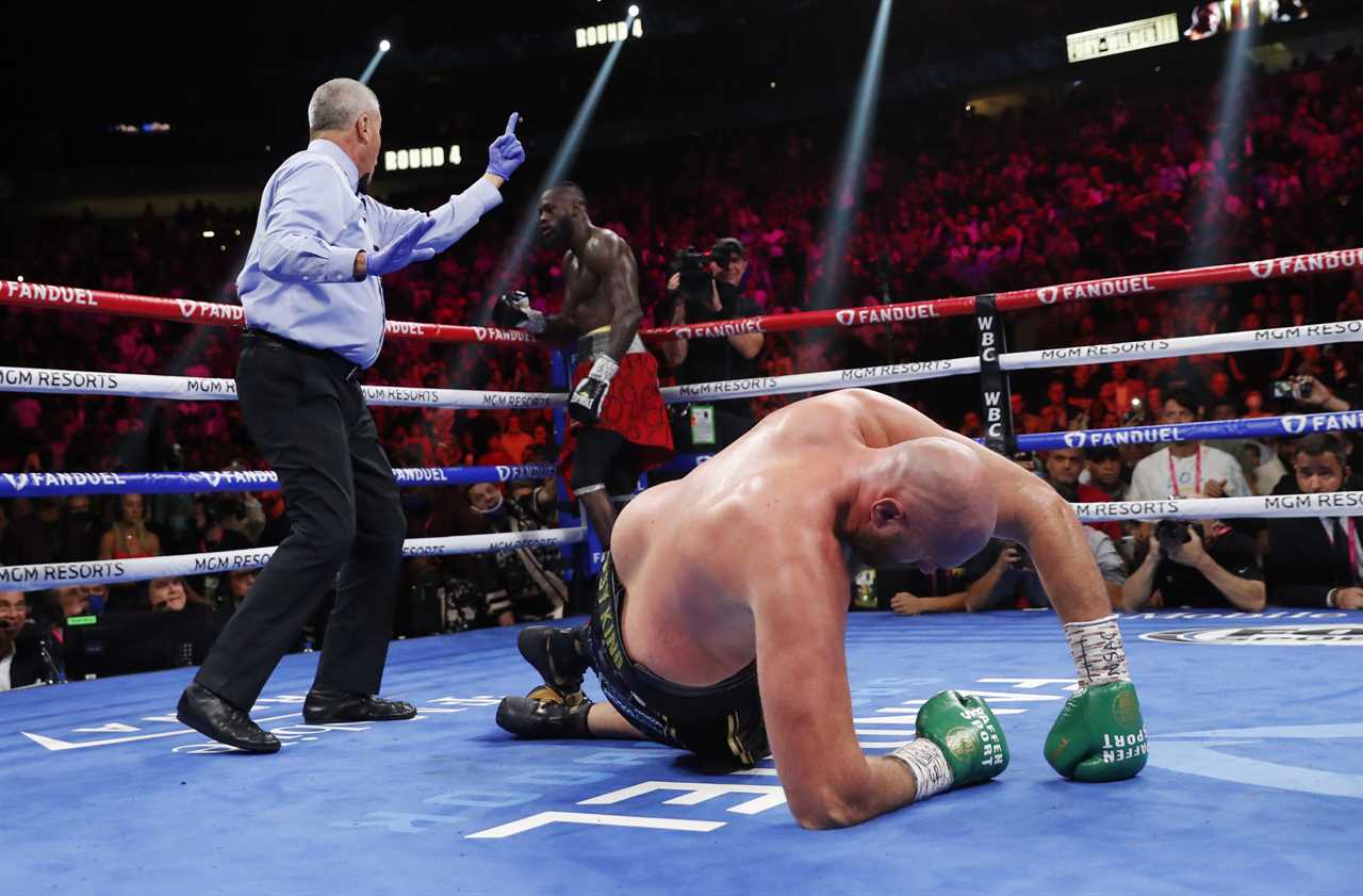 See footage that proves it was Deontay wilder's fault Tyson Fury was able to count longer after a knockdown during an epic fight
