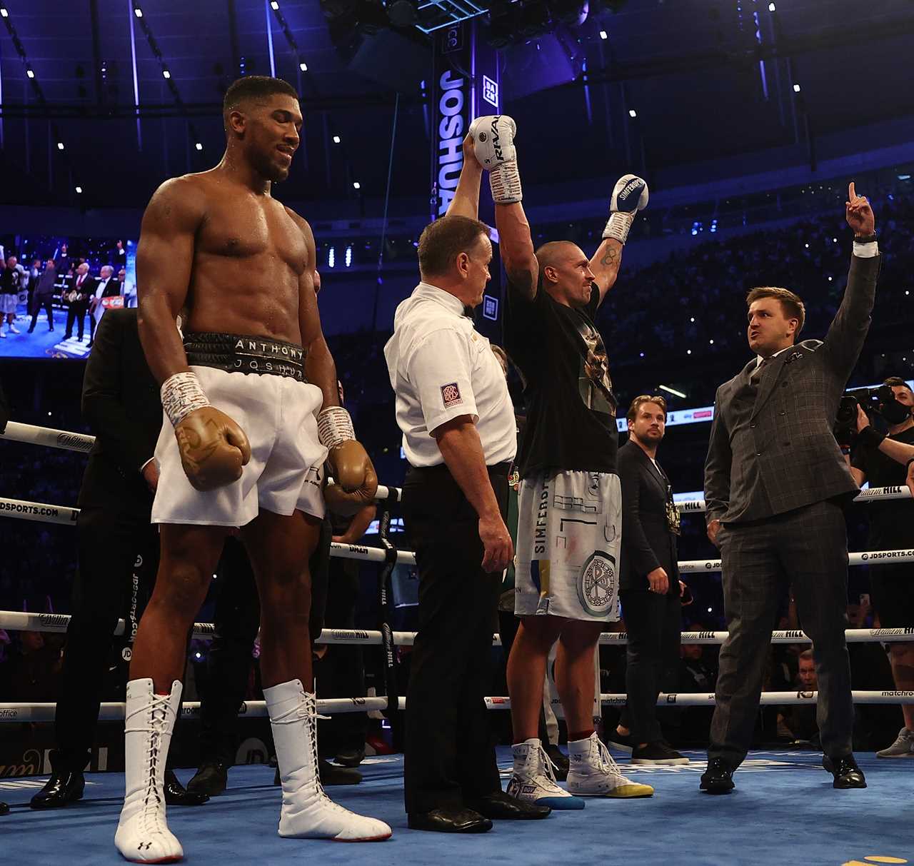 Usyk, who was 15 years old, was considered too old to begin boxing. Lomachenko's father thought he was too young to be interested in the sport.