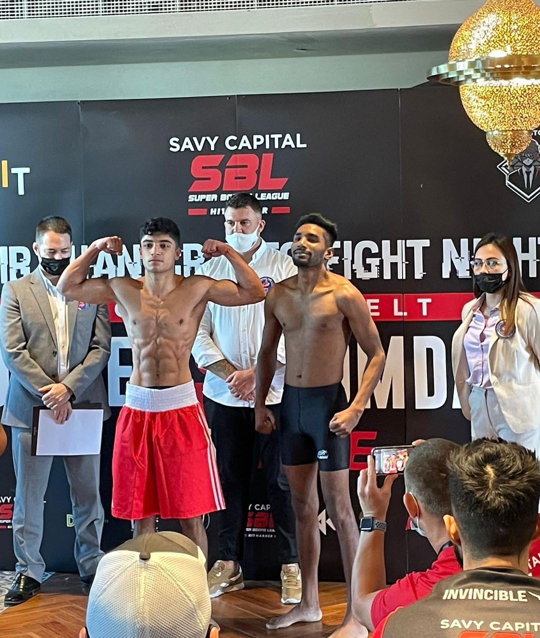Amir Khan's cousin wins pro debut with a bizarre cryptocurrency card in Dubai. Olympic boxer helps train prospect