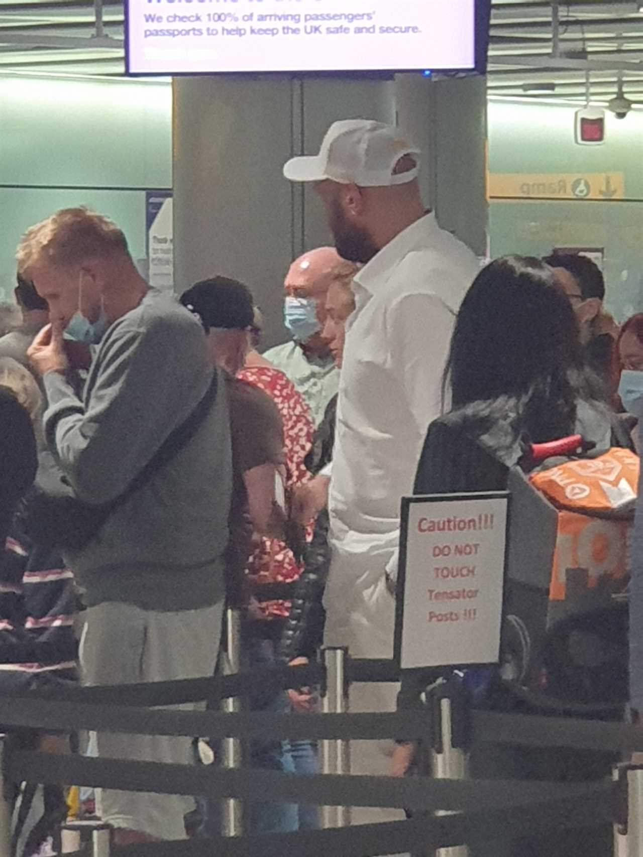 Paris and Tyson Fury look exhausted after partying in the UK, but passport control still has people's champs