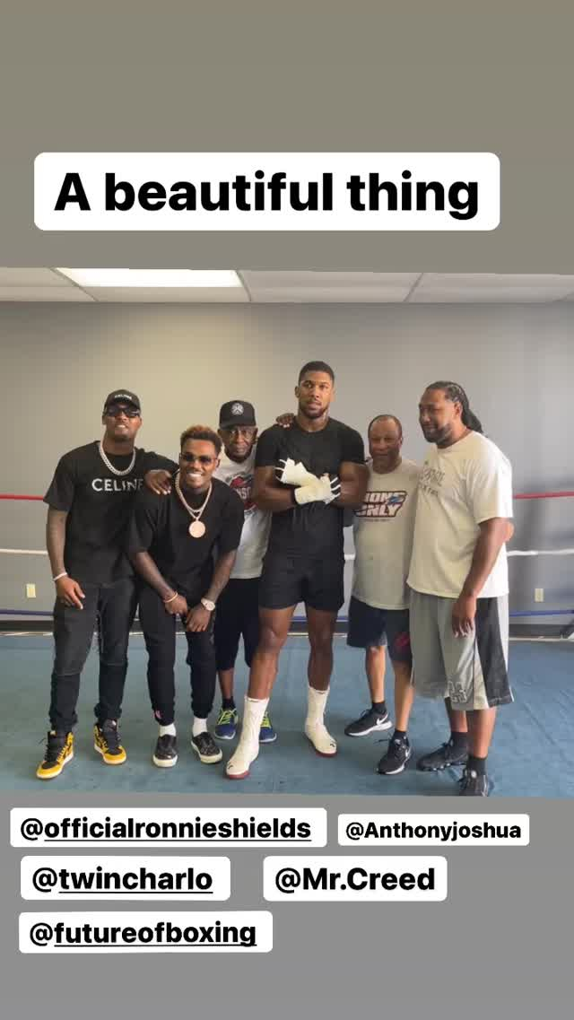 Anthony Joshua trains with Mike Tyson's former Usyk coach in a huge hint that he could separate from Rob McCracken