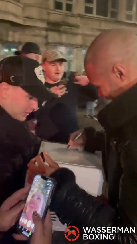 Well that escalated quickly - Eubank Jr reacts to PS66k eBay bidding on a microwave he signed..which he promised to match